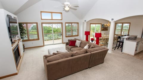 Oceanside, Pool, Hot Tub, Close to Beach, OH1, Silver Sandcastle House in Corolla