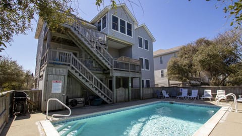 Oceanside, Close to beach, private pool, Hot Tub, OL1, Wild and Wonderful House in Corolla