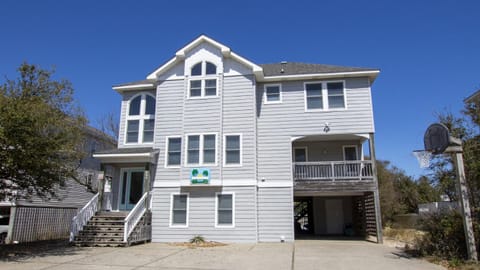 Oceanside, Close to beach, private pool, Hot Tub, OL1, Wild and Wonderful House in Corolla