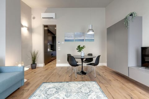 Living room, Dining area, air conditioner