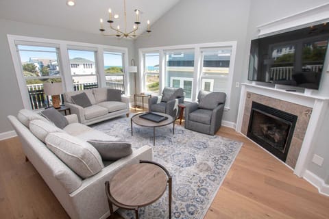 Oceanside, 8 BRs, Private Pool, Theater Room, Rec Rm, Hot Tub, OL126, Prince of Tides House in Corolla