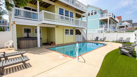 Oceanside, 8 BRs, Private Pool, Theater Room, Rec Rm, Hot Tub, OL126, Prince of Tides House in Corolla
