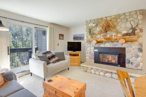 Cozy Condo with Balcony - Near Big Sky Resort! Apartment in Big Sky