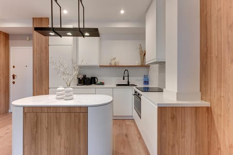 Kitchen or kitchenette, pet friendly, stove