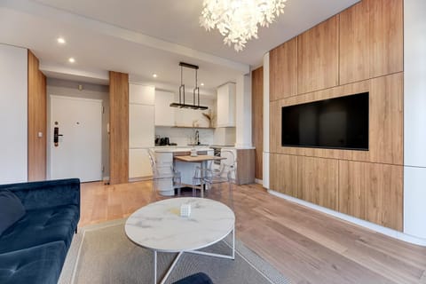 Communal lounge/ TV room, TV and multimedia, Kitchen or kitchenette, Living room, Seating area, Dining area, Evening entertainment, pet friendly, stove