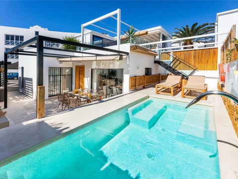 Property building, Patio, Day, Swimming pool
