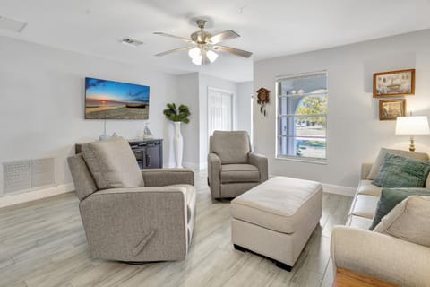 Bungalow Close to Naples Beaches House in Naples