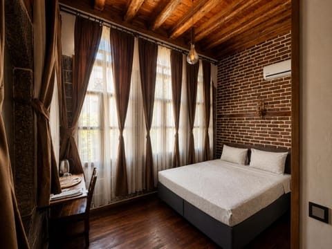 Bed, Photo of the whole room, Bedroom, Family, furniture