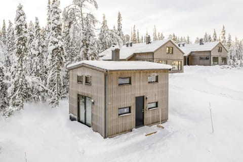 Property building, Day, Winter