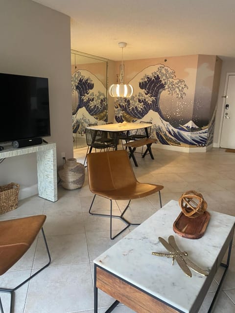 Deluxe Yacht Club Condo Near the Beach Apartment in Aventura