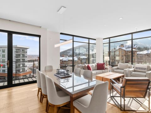 Living room, Dining area