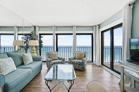 TV and multimedia, View (from property/room), Balcony/Terrace, Living room, Seating area, Sea view