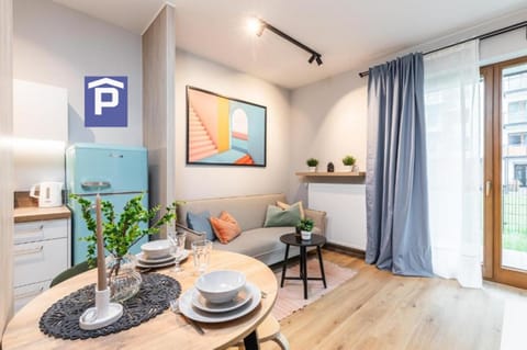 Garden, Living room, Dining area