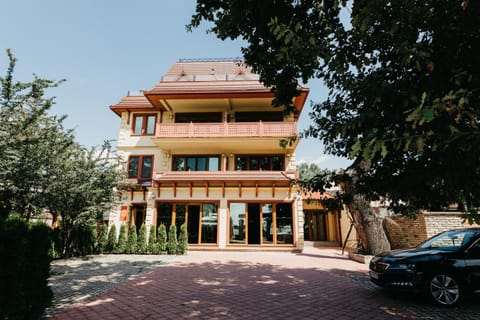 Property building, Day