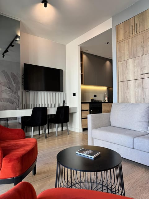 TV and multimedia, Kitchen or kitchenette, Living room