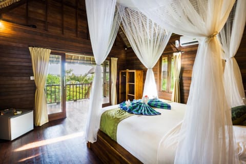Bed, Bedroom, Sea view