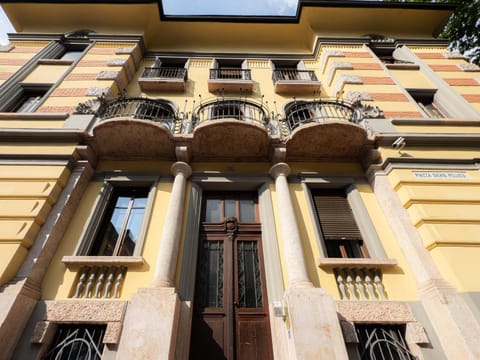 Property building, Facade/entrance