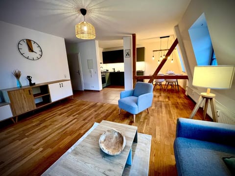 Living room, Photo of the whole room