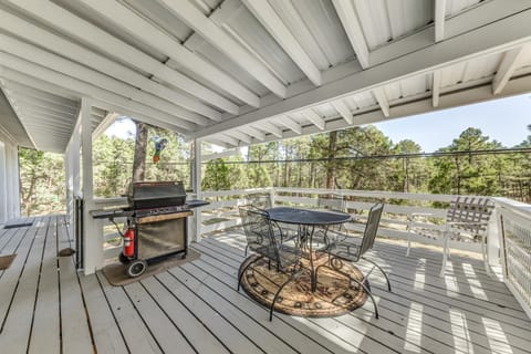 Rustic Alto Retreat - Near Hiking, Skiing and More! House in Alto