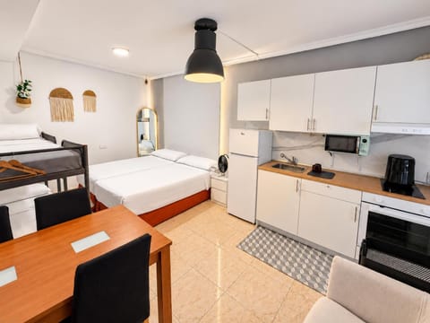 Kitchen or kitchenette, Photo of the whole room, Bedroom, stove