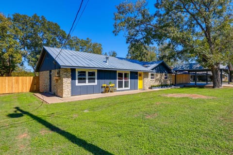 BBQ Ready and Fire Pit Chic Johnson City Home House in Johnson City