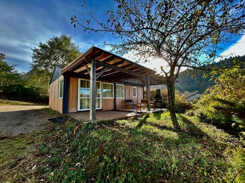 Property building, Natural landscape, Garden, Garden view, Mountain view