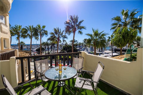 Patio, View (from property/room), Balcony/Terrace, Living room, Seating area, Dining area