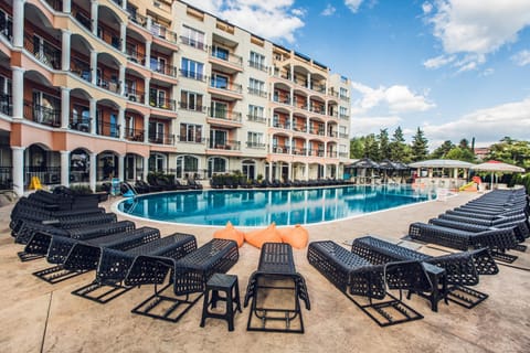 Facade/entrance, Day, Summer, On site, Swimming pool, Swimming pool