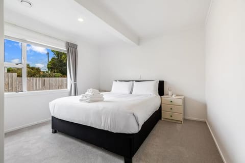 Spacious Renovated 3BR in Ellerslie I Zodiak Stays House in Auckland
