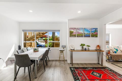 Spacious Renovated 3BR in Ellerslie I Zodiak Stays House in Auckland