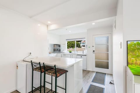 Spacious Renovated 3BR in Ellerslie I Zodiak Stays House in Auckland