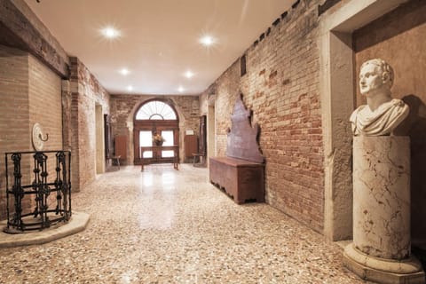 Lobby or reception, Area and facilities