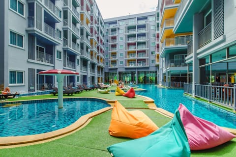Swimming pool, Swimming pool, sunbed