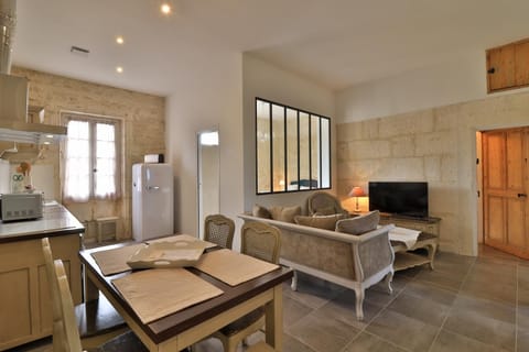 TV and multimedia, Kitchen or kitchenette