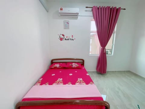 Bed, Photo of the whole room, Bedroom, air conditioner