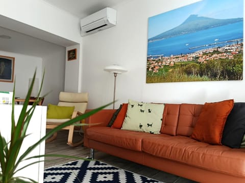 Living room, air conditioner