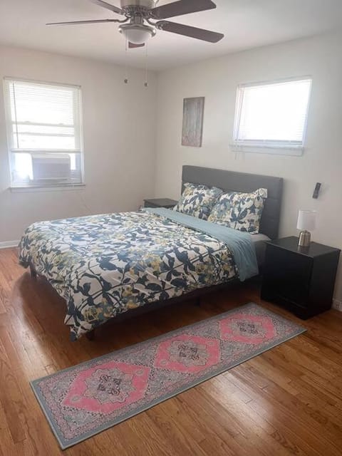 Cozy 2 Bedroom in Cleveland Apartment in Cleveland Heights