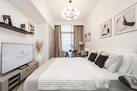 Bed, TV and multimedia, Photo of the whole room