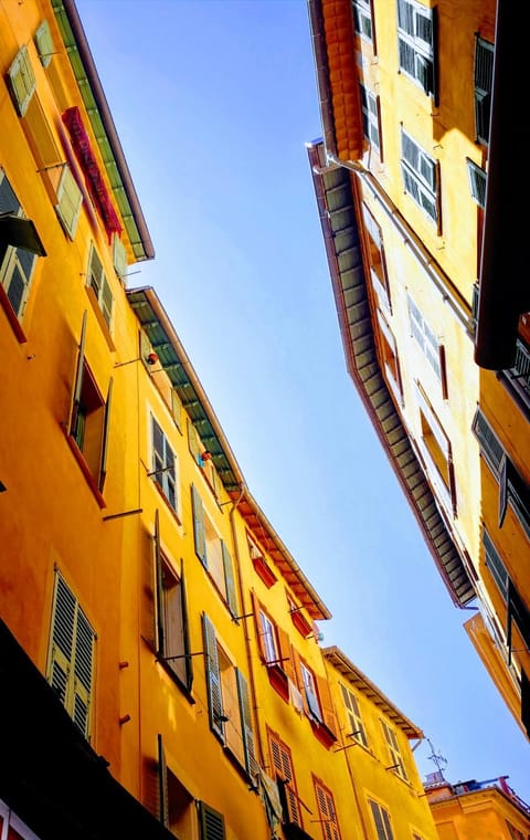 Property building, City view