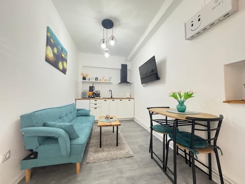 TV and multimedia, Kitchen or kitchenette, Seating area, Dining area