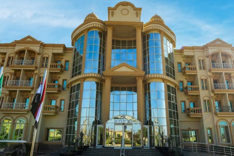 Property building, Day