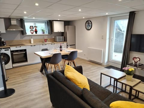 Living room, Dining area
