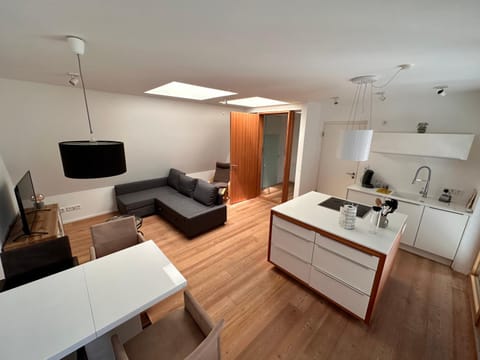 TV and multimedia, Kitchen or kitchenette, Living room, Seating area