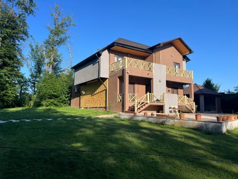 Property building, Day, Natural landscape, Garden