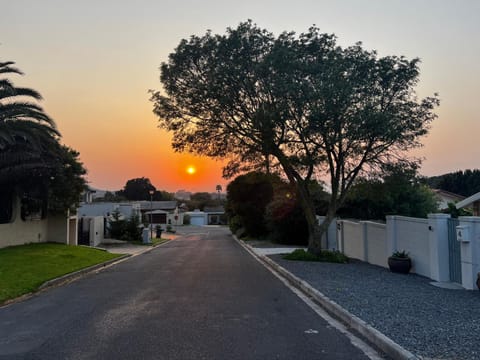 Neighbourhood, Sunset