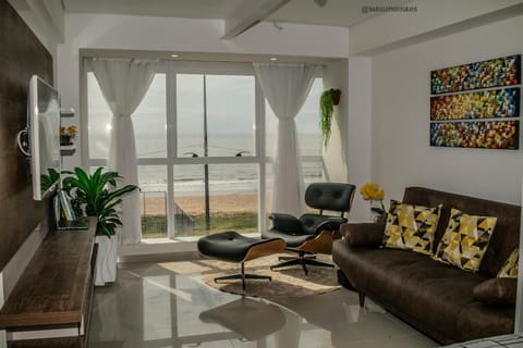 Communal lounge/ TV room, Living room, Sea view, Sea view