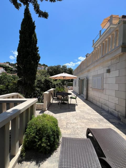 Villa Jade Apartments FRONT ROW SEA VIEW - WALK TO KORCULA OLD TOWN Apartment in Dubrovnik-Neretva County