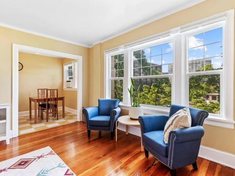 NW Studio with a View House in Pearl District