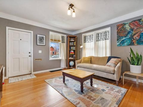 Charming 1909 St Johns Bungalow House in Vancouver