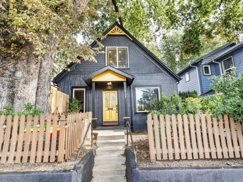 The Auric Door Inn on N Mississippi House in Portland